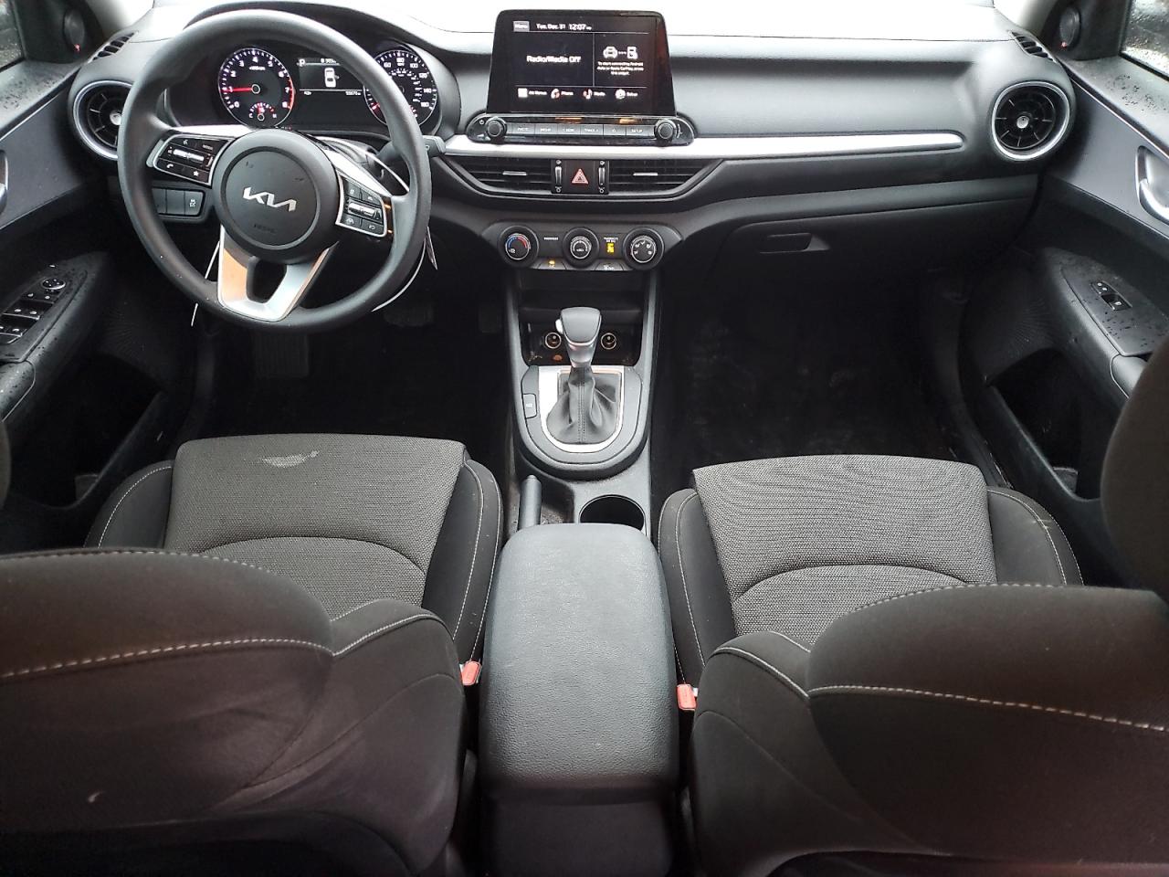 2022 Kia Forte - Image 8