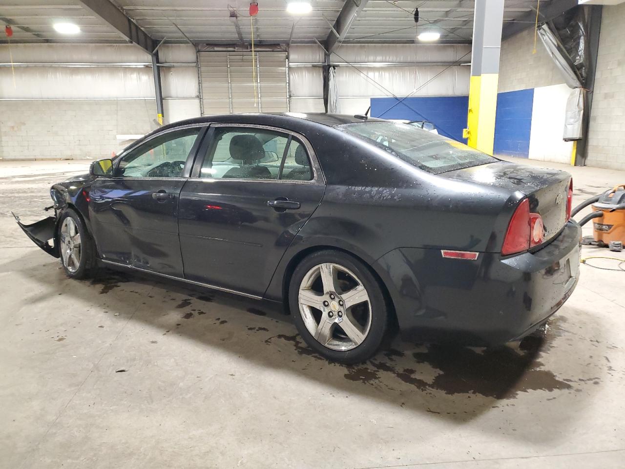 2009 Chevrolet Malibu - Image 2