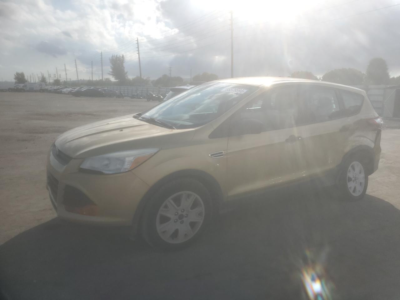 VIN 1FMCU0F76EUC27730 2014 FORD ESCAPE no.1