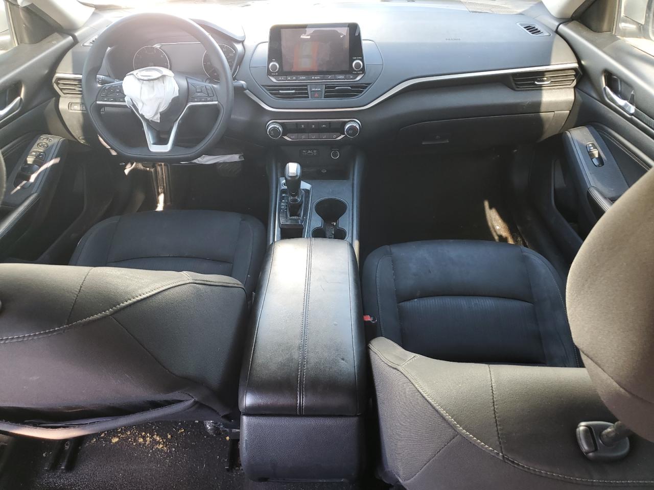 2020 Nissan Altima - Image 8