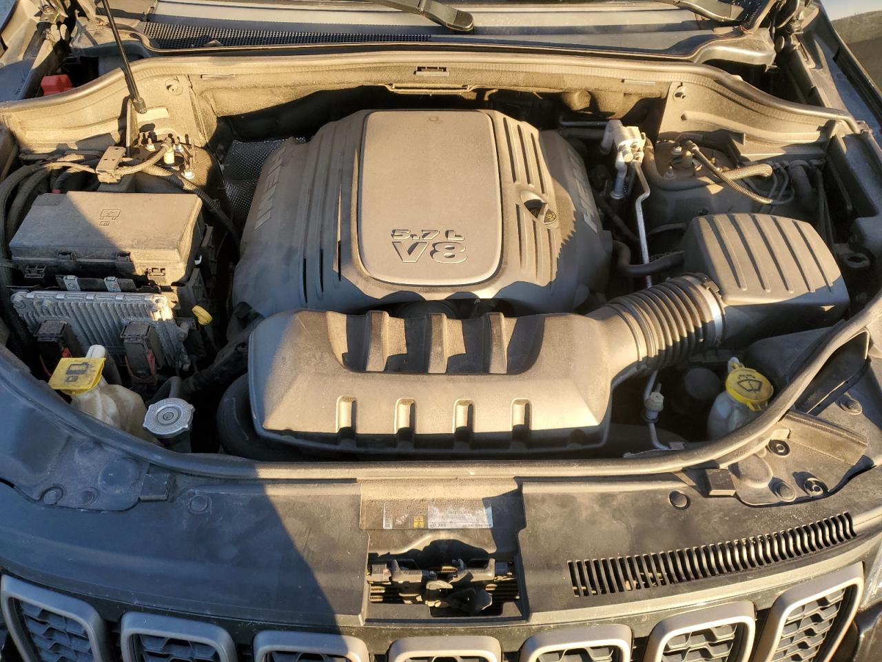 2017 Jeep Grand Cherokee - Image 12