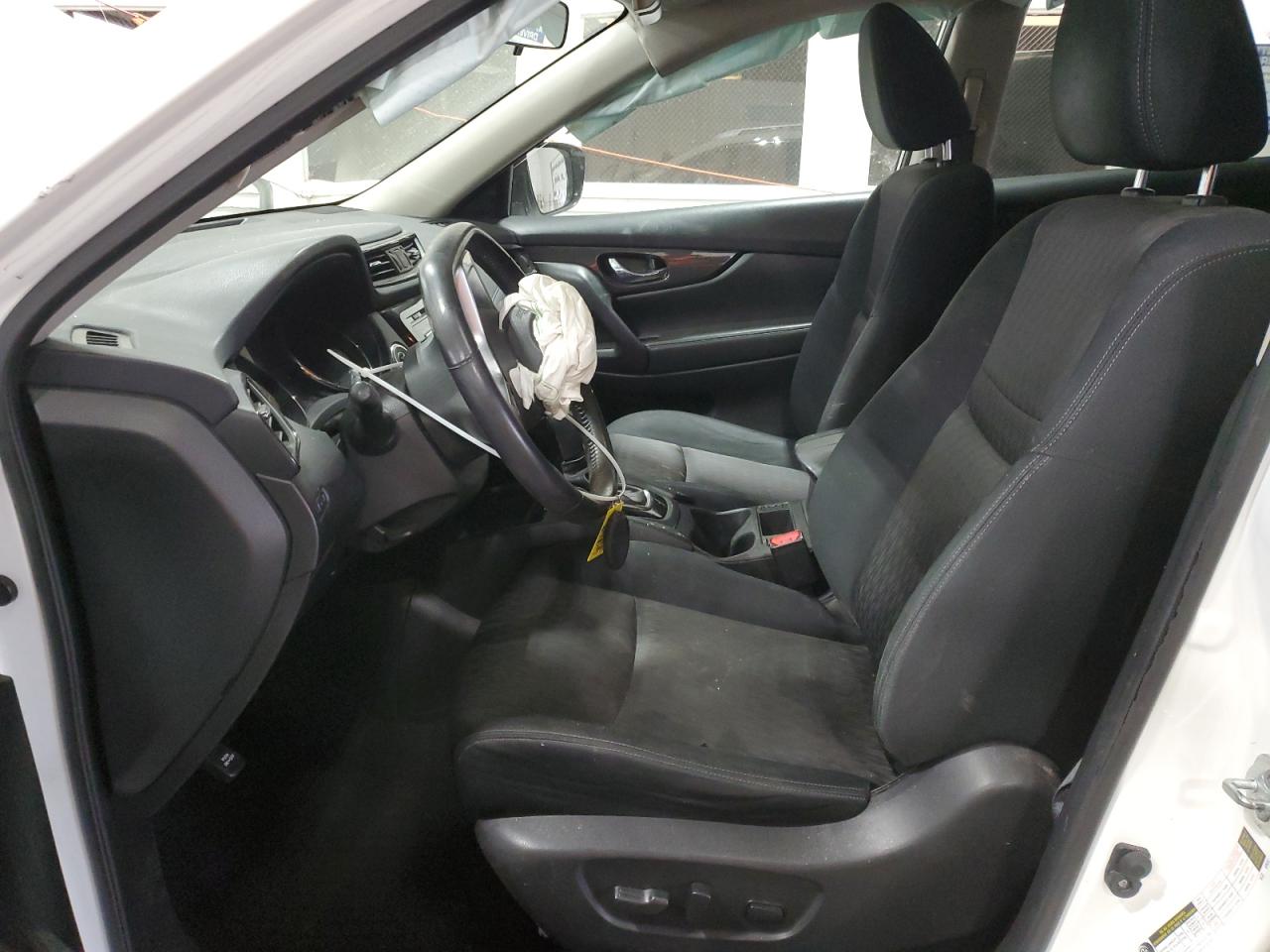 2017 Nissan Rogue - Image 7