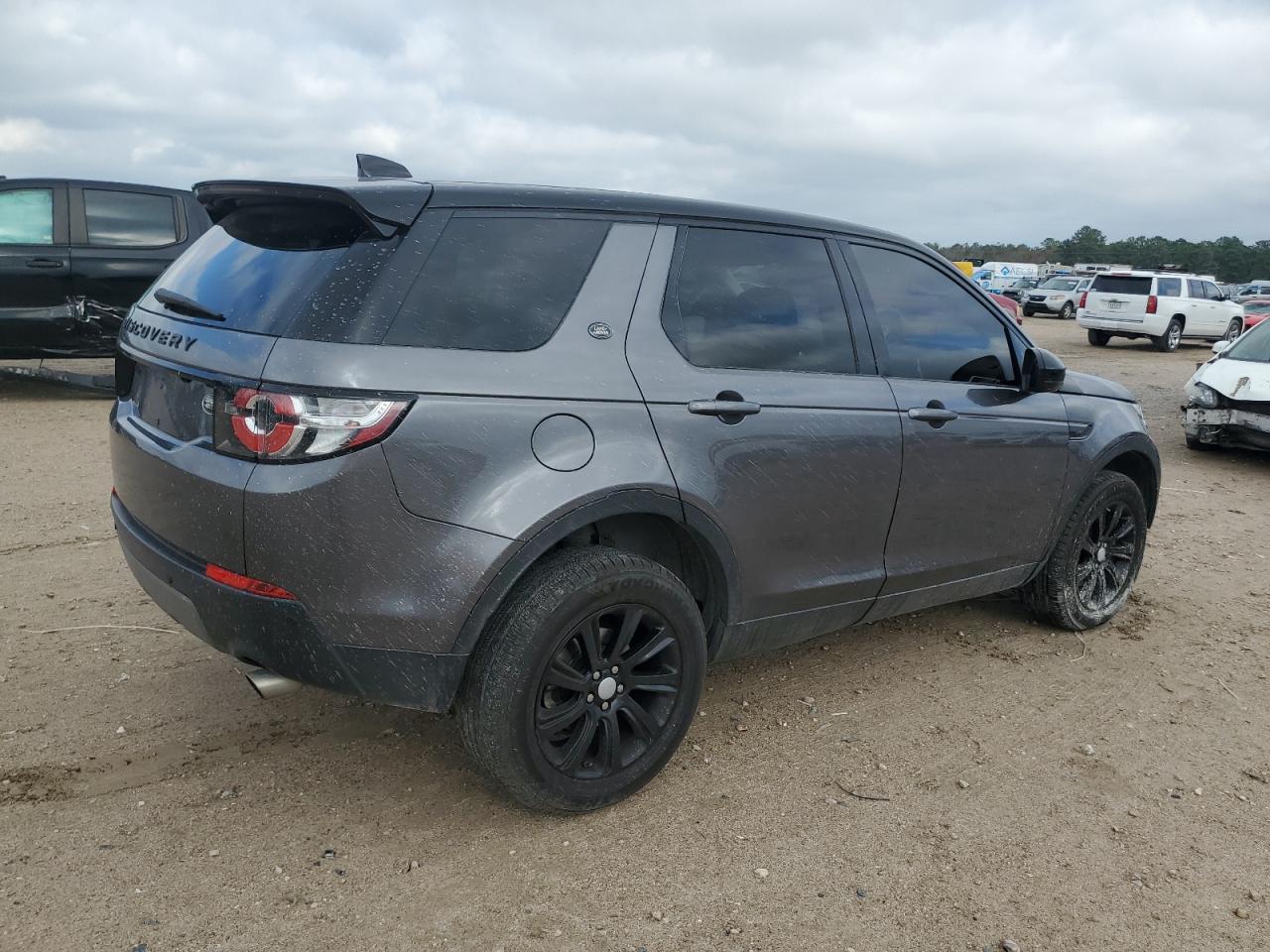 2019 Land Rover Discovery - Image 3