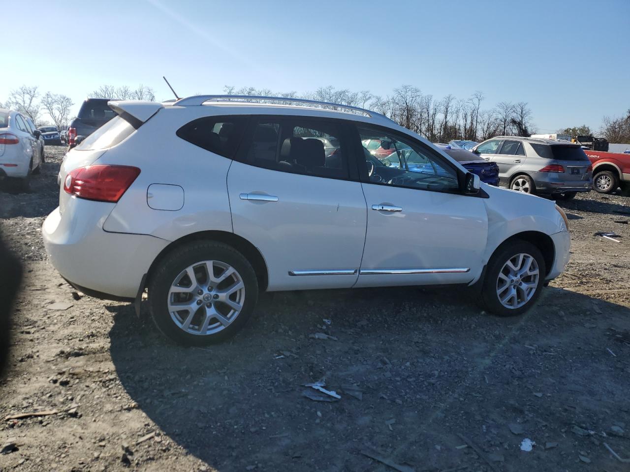 2011 Nissan Rogue - Image 3