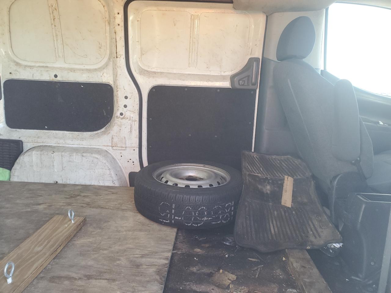 2018 Nissan NV - Image 11