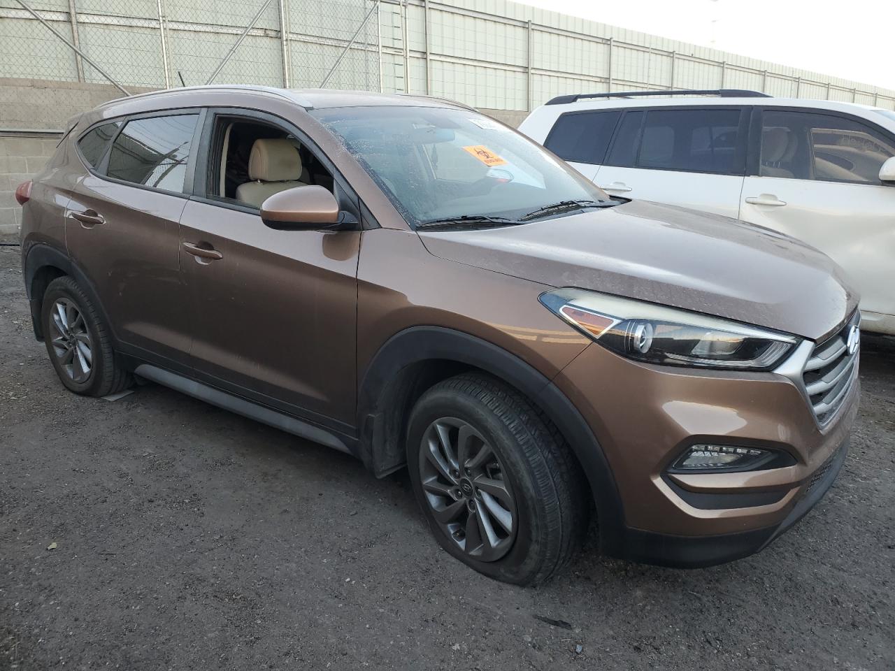 2017 Hyundai Tucson - Image 4