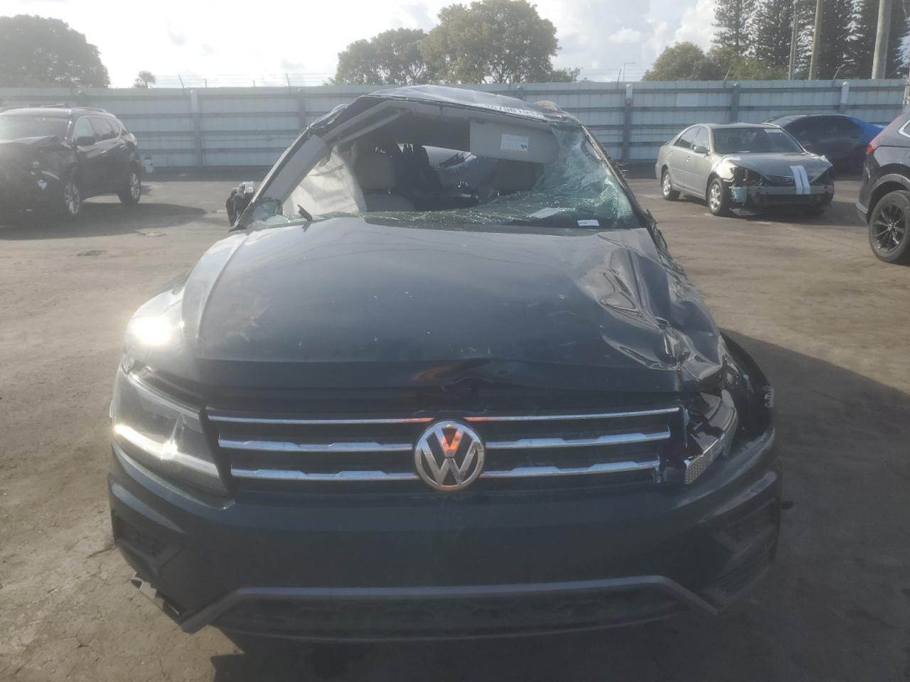 2019 Volkswagen Tiguan - Image 5