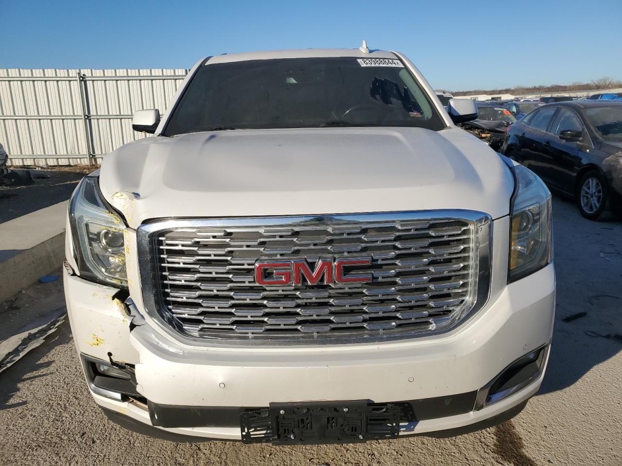 2018 GMC Yukon - Image 5