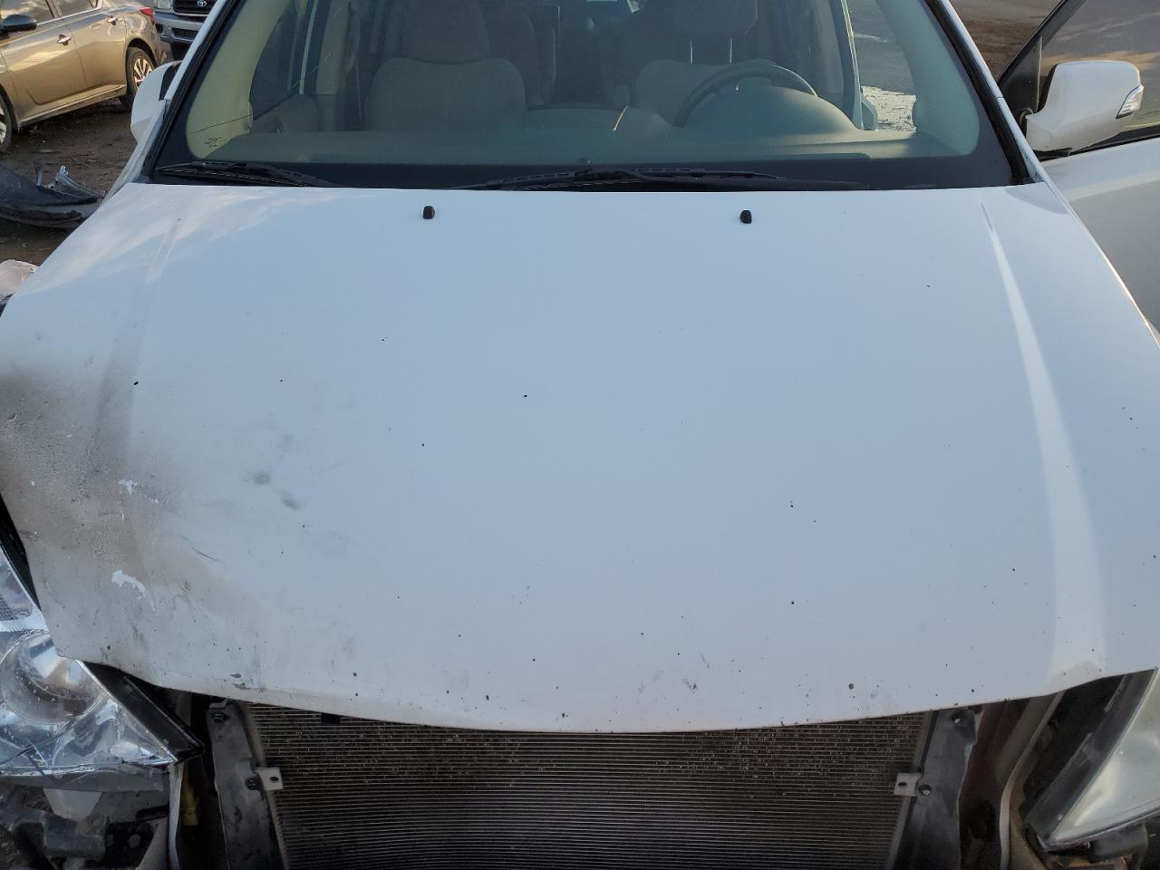 2012 Kia Sedona - Image 12