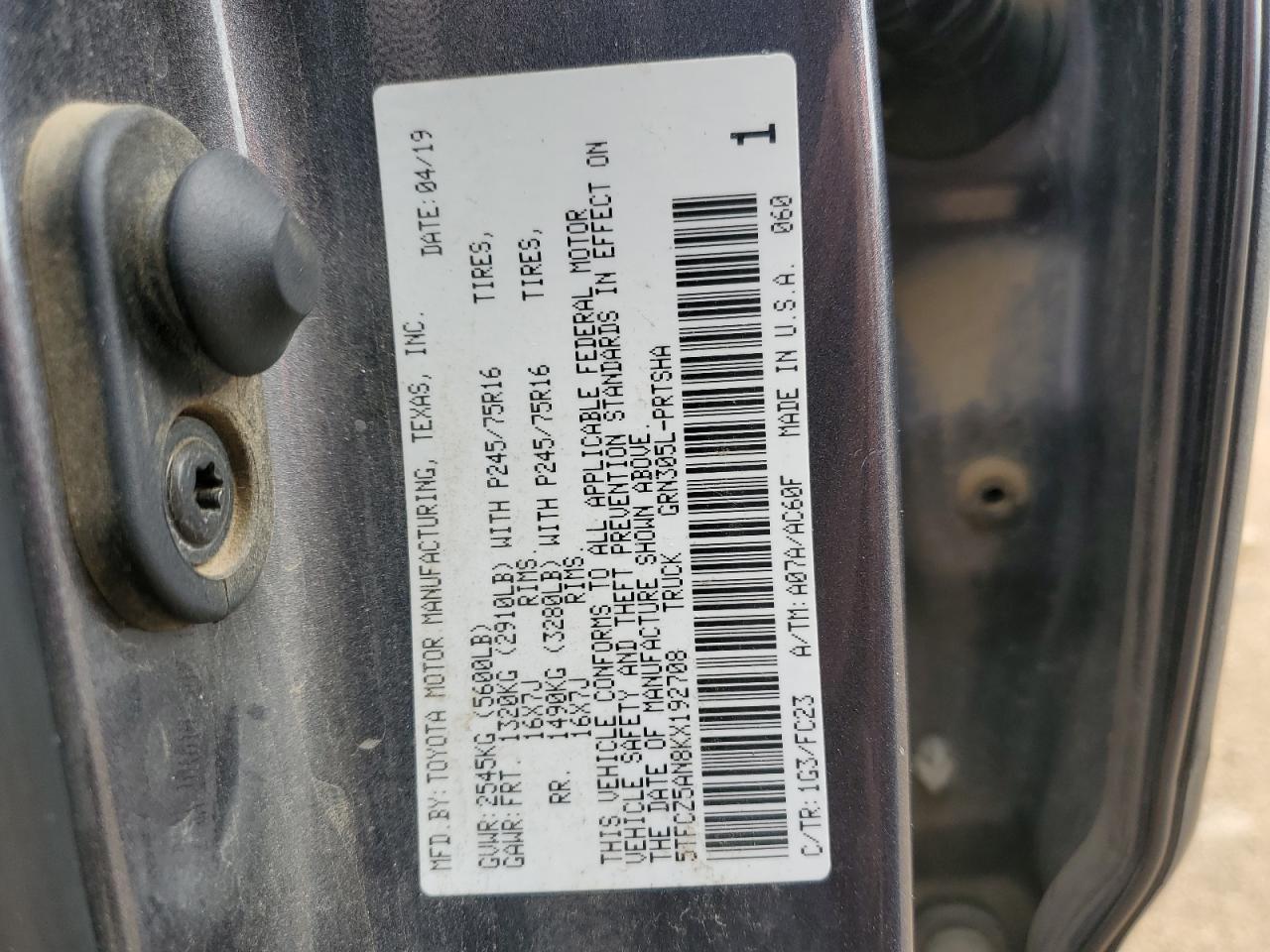2019 Toyota Tacoma - Image 13