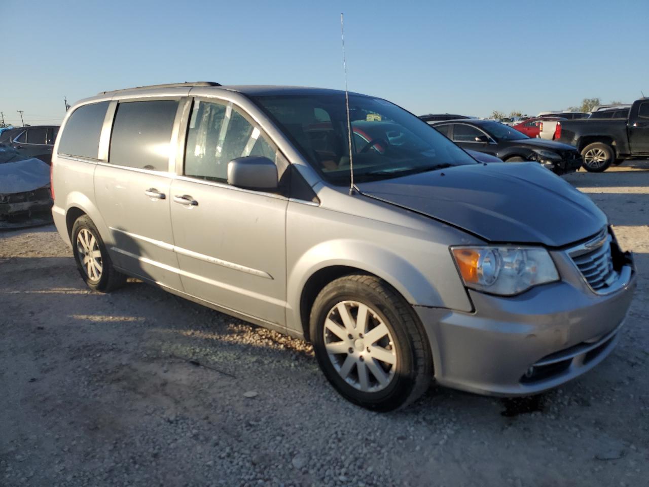 2015 Chrysler Town & Country - Image 4