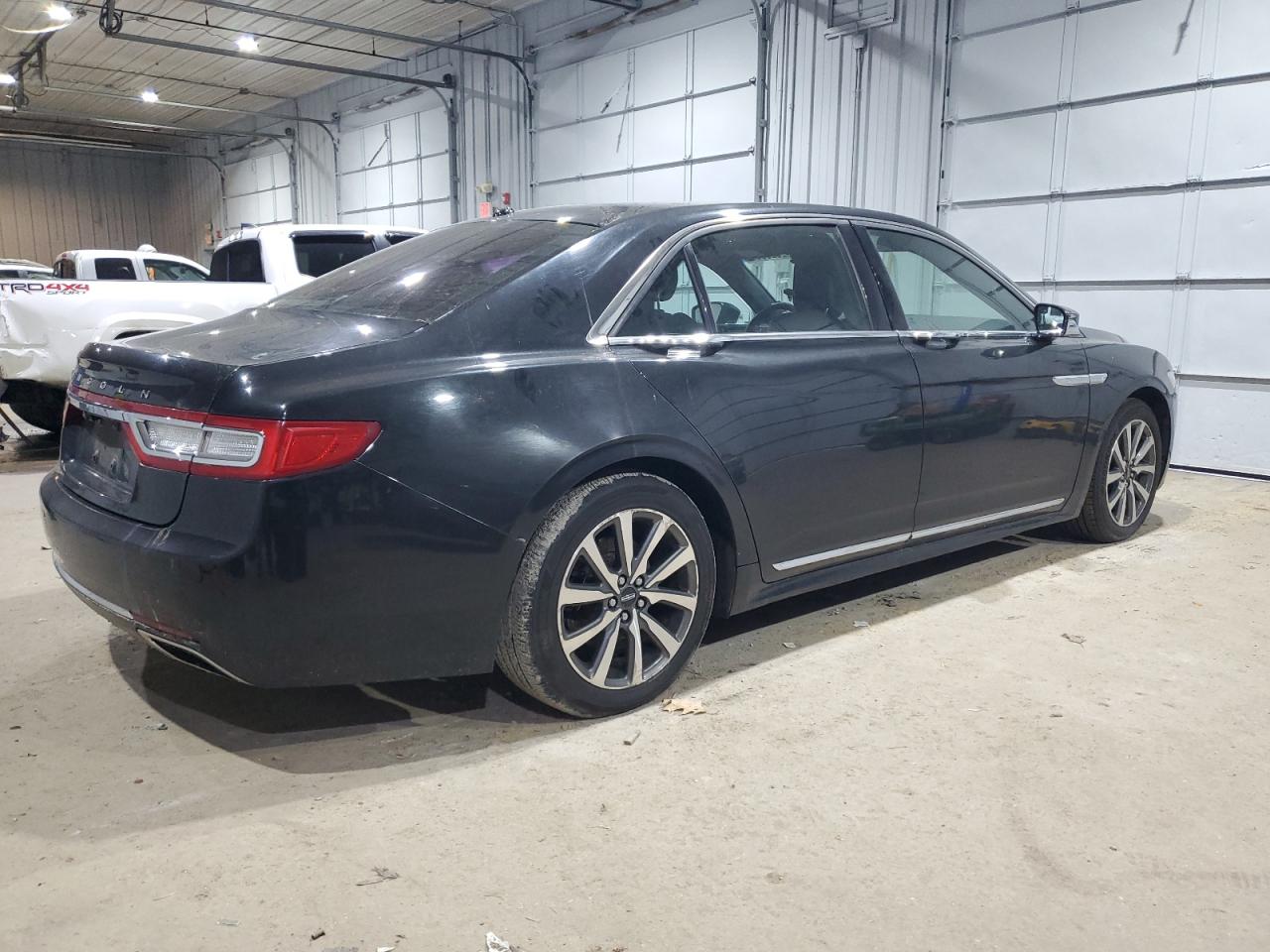 2017 Lincoln Continental - Image 3