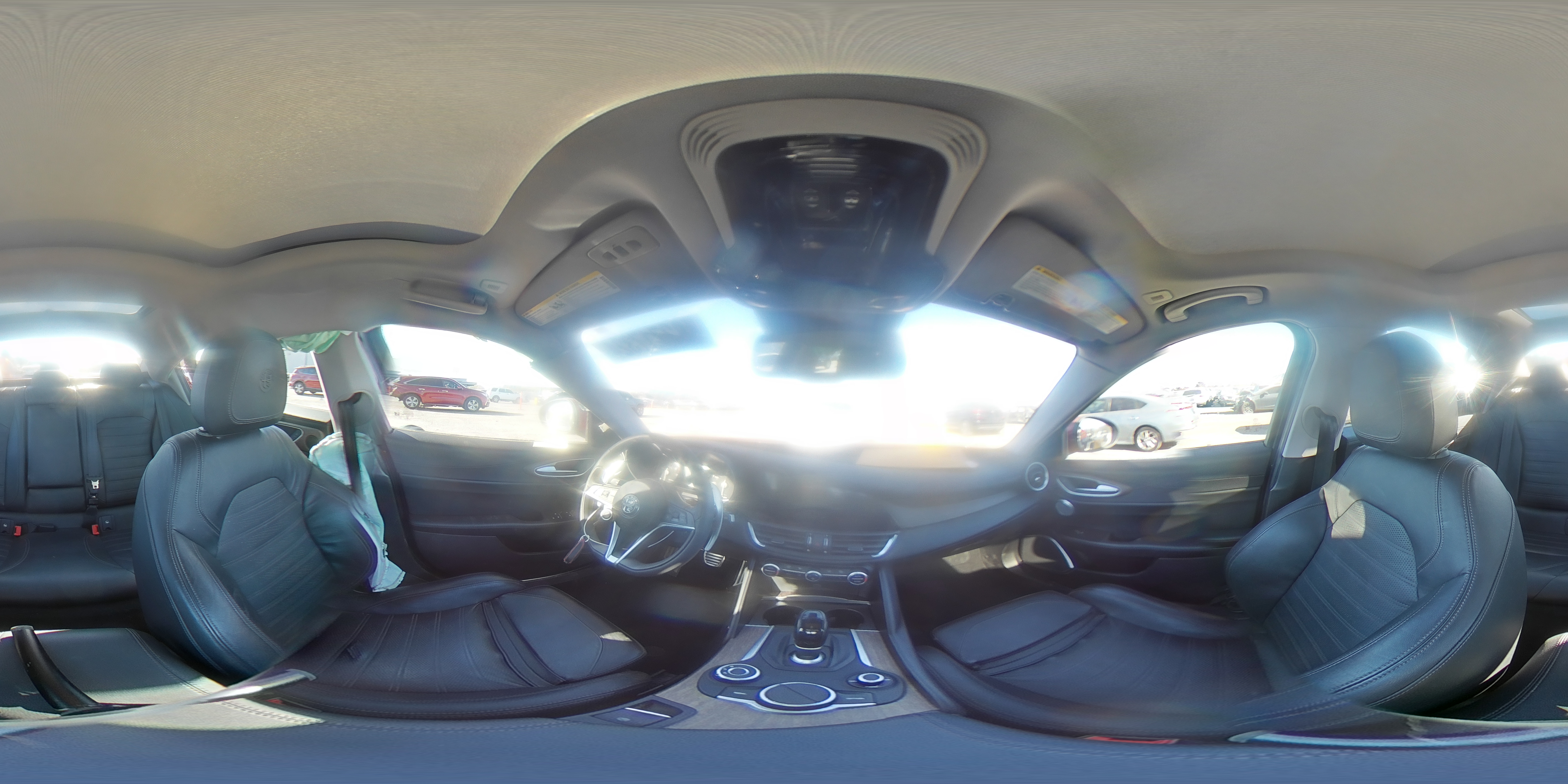 2017 Alfa Romeo Giulia - Image 13