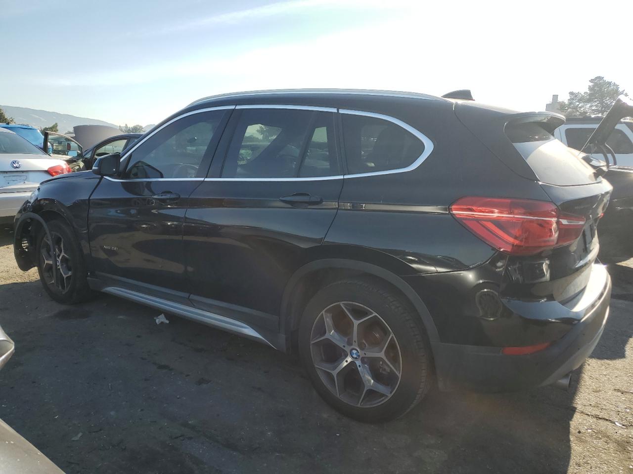 VIN WBXHT3C39G5E49195 2016 BMW X1 no.2