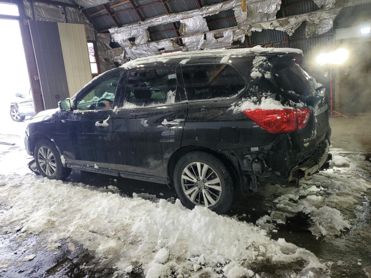 2019 Nissan Pathfinder - Image 2