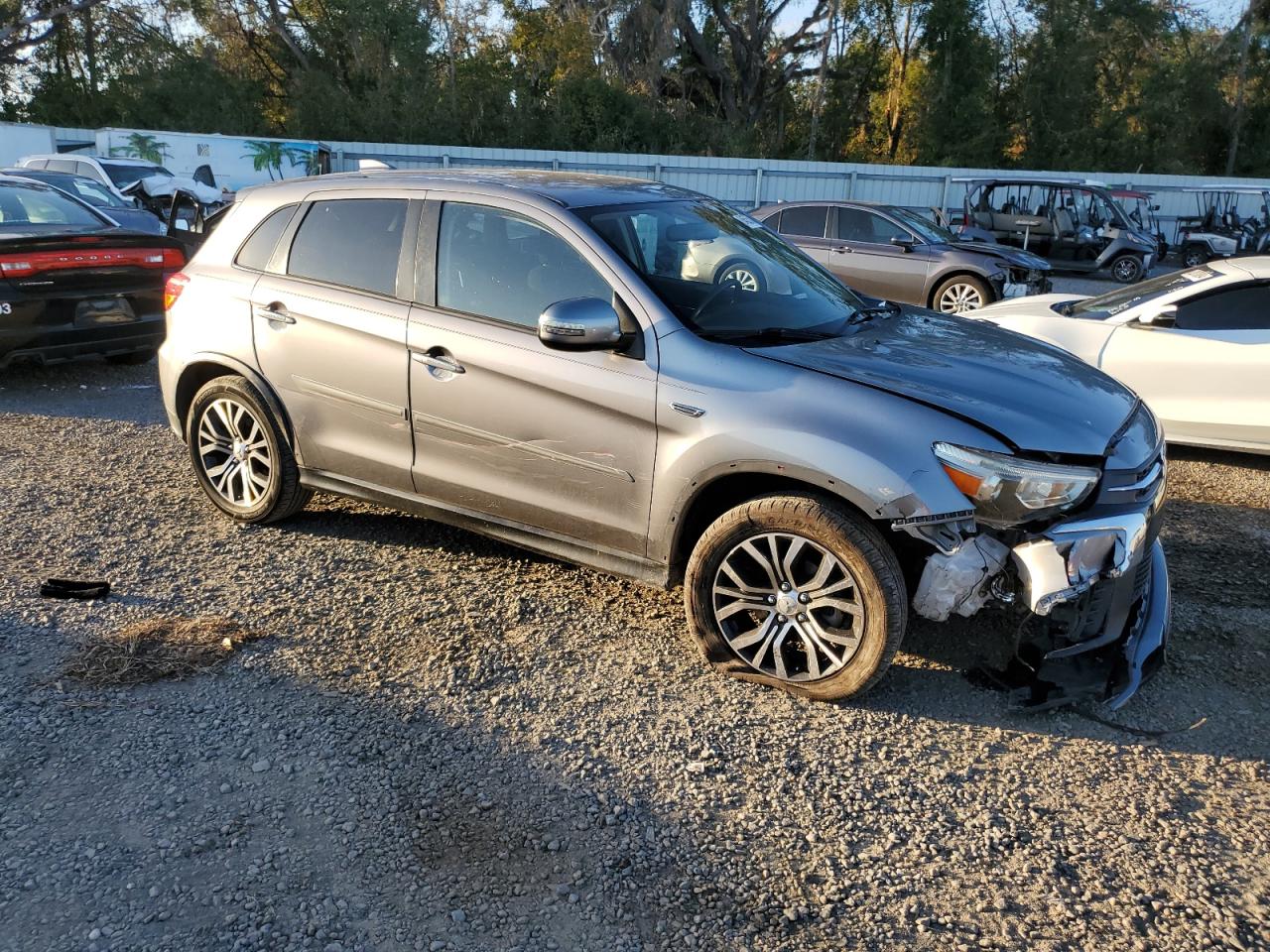 2018 Mitsubishi Outlander - Image 4