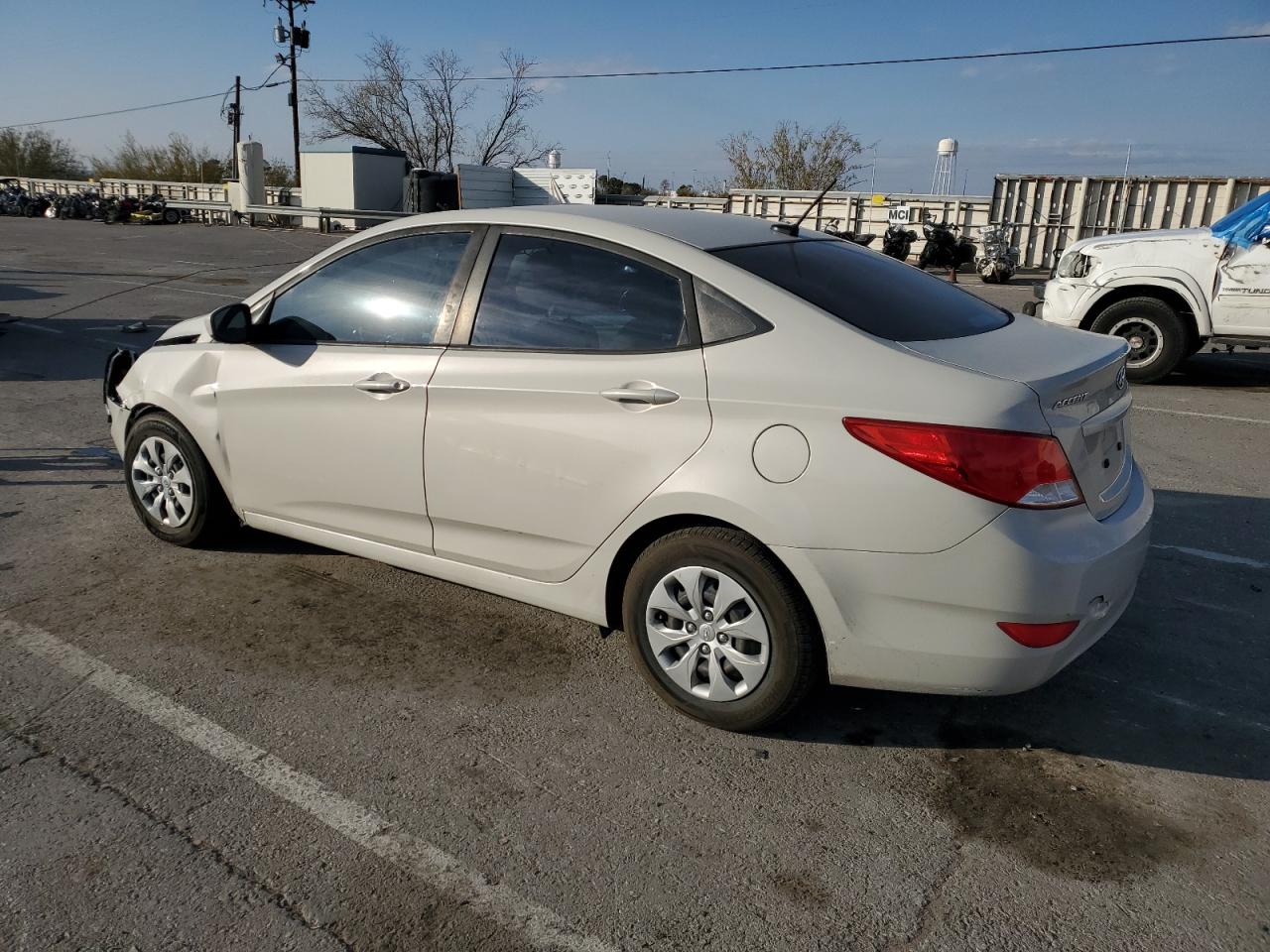 VIN KMHCT4AE2HU263046 2017 HYUNDAI ACCENT no.2