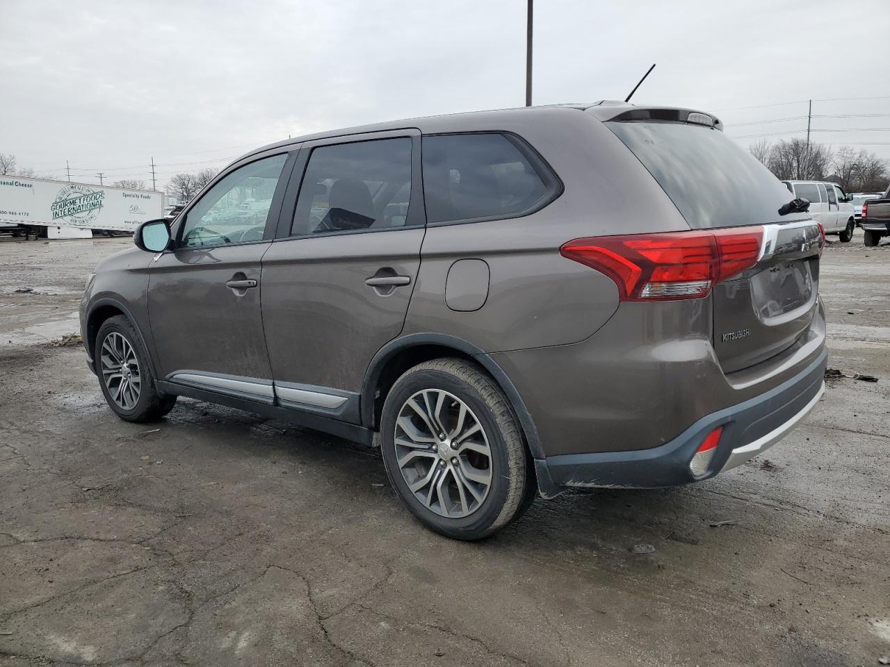 VIN JA4AZ3A32GZ004328 2016 MITSUBISHI OUTLANDER no.2