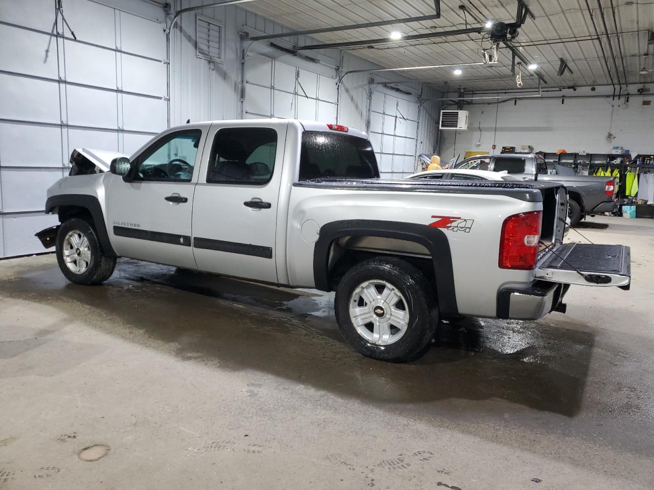 2012 Chevrolet Silverado - Image 2