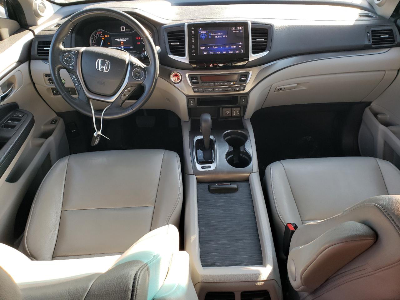 2017 Honda Pilot - Image 8