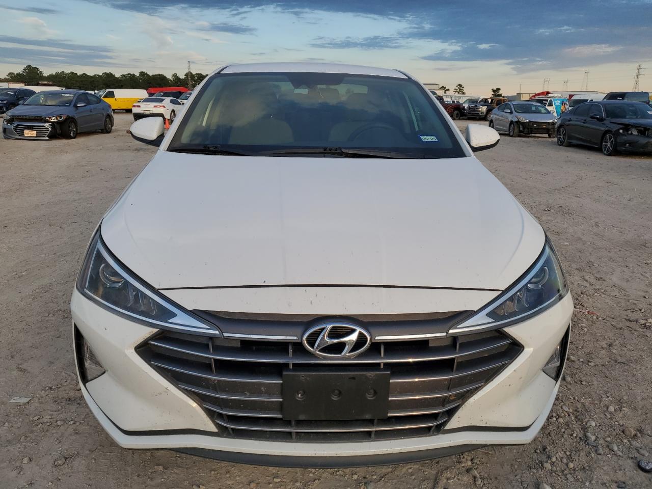 2020 Hyundai Elantra - Image 5