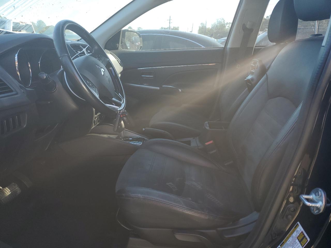 2018 Mitsubishi Outlander - Image 7
