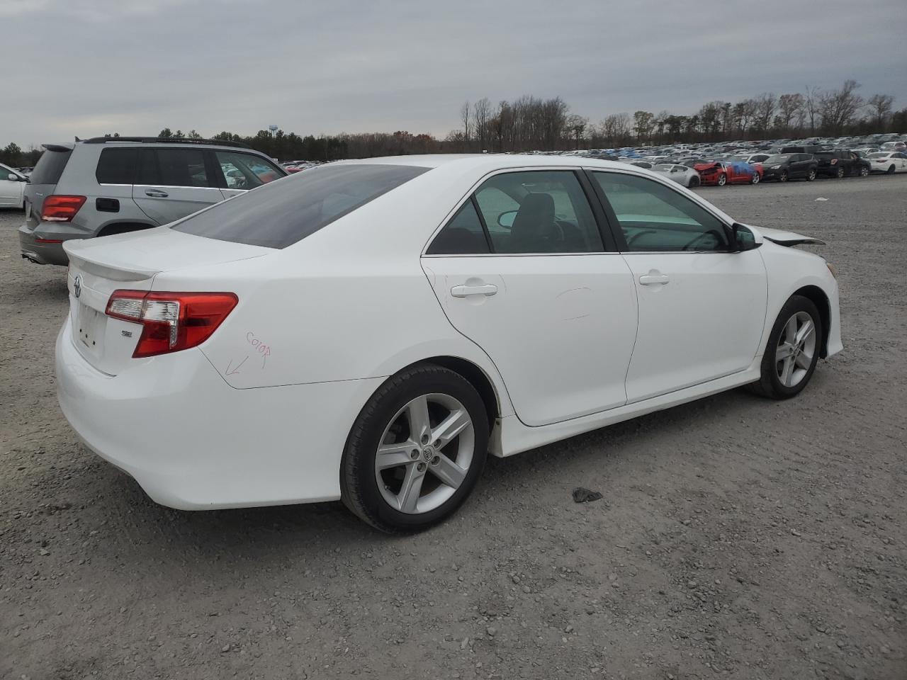 VIN 4T1BF1FK4EU326160 2014 TOYOTA CAMRY no.3