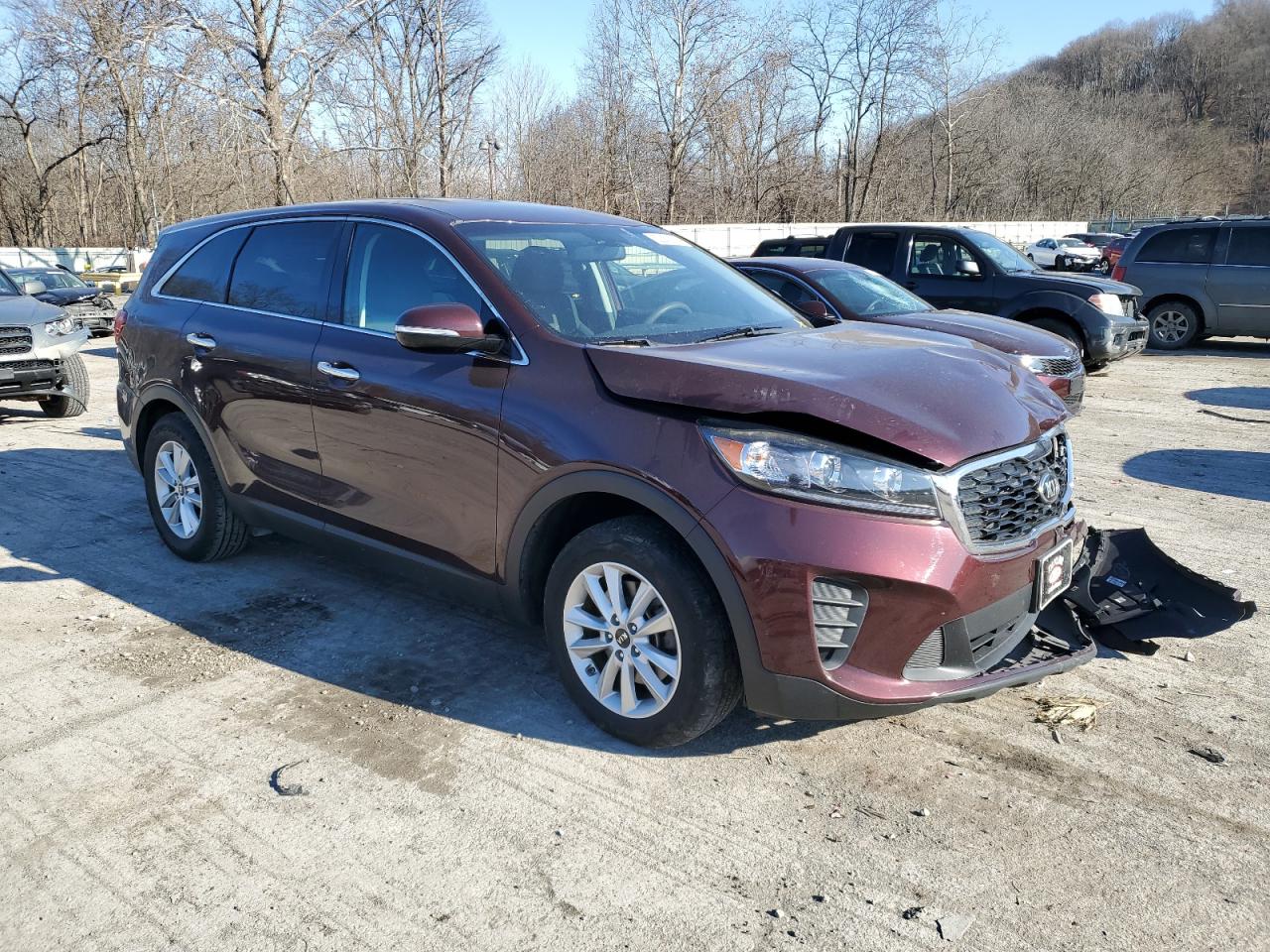 VIN 5XYPG4A32KG459795 2019 KIA SORENTO no.4