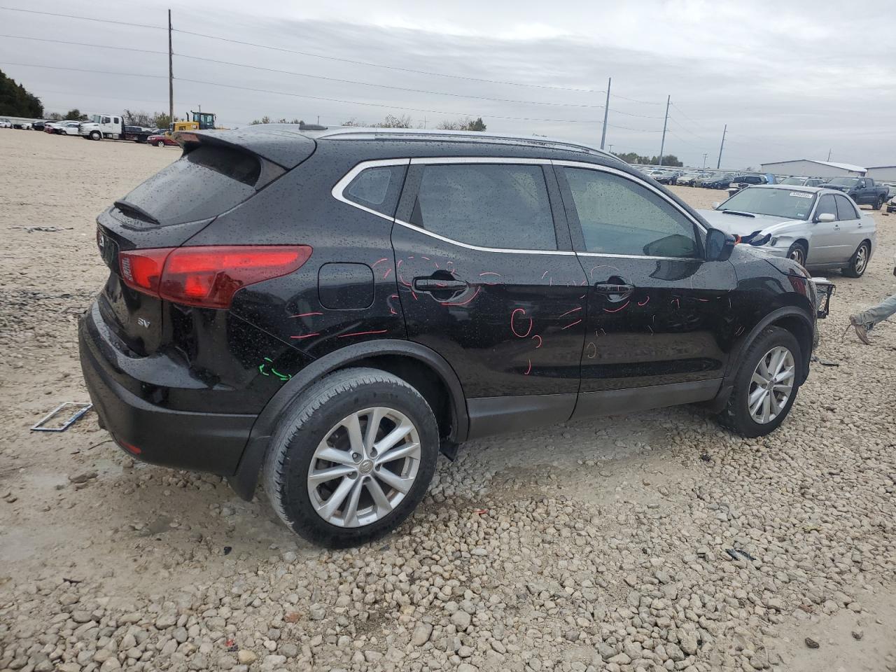2017 Nissan Rogue - Image 3