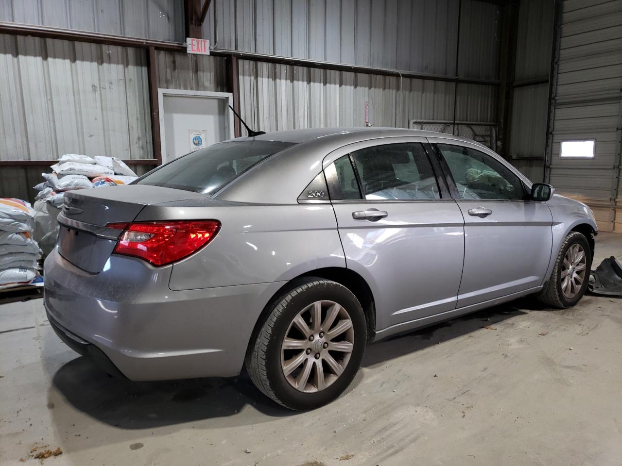 VIN 1C3CCBBB0DN541867 2013 CHRYSLER 200 no.3