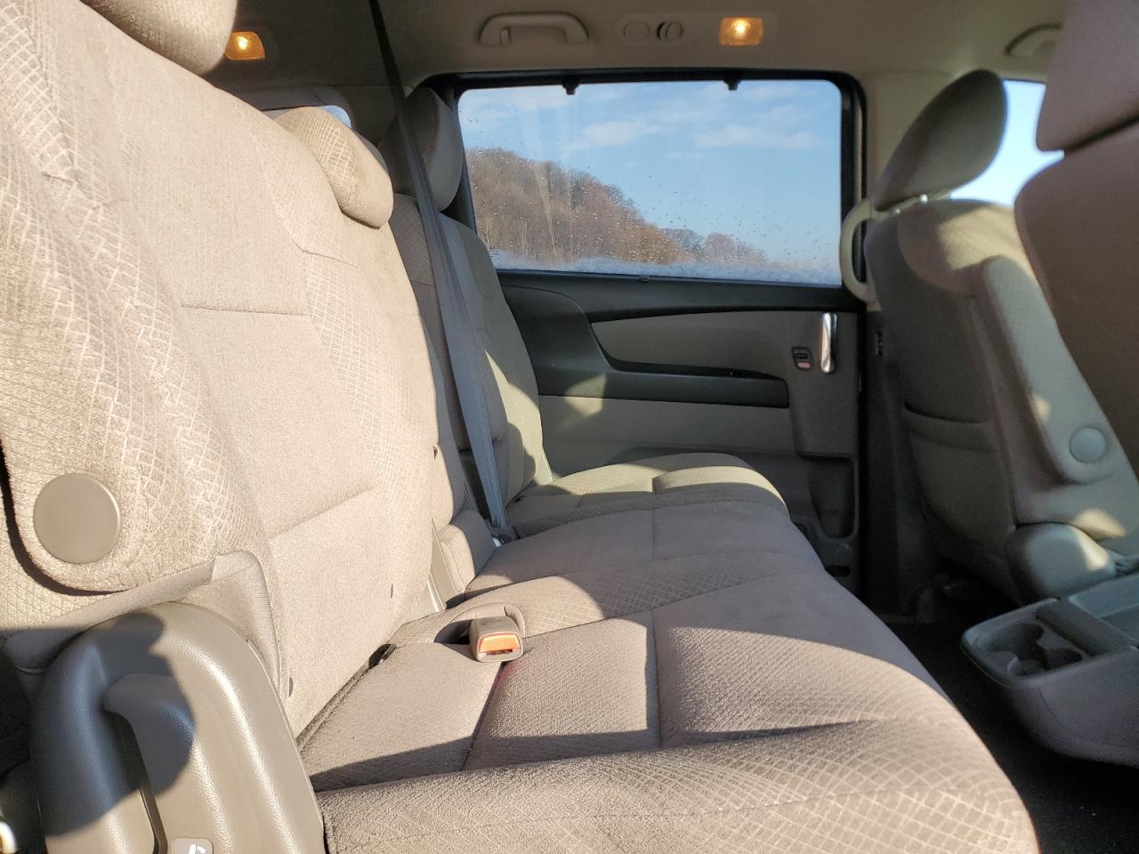 2015 Honda Odyssey - Image 11