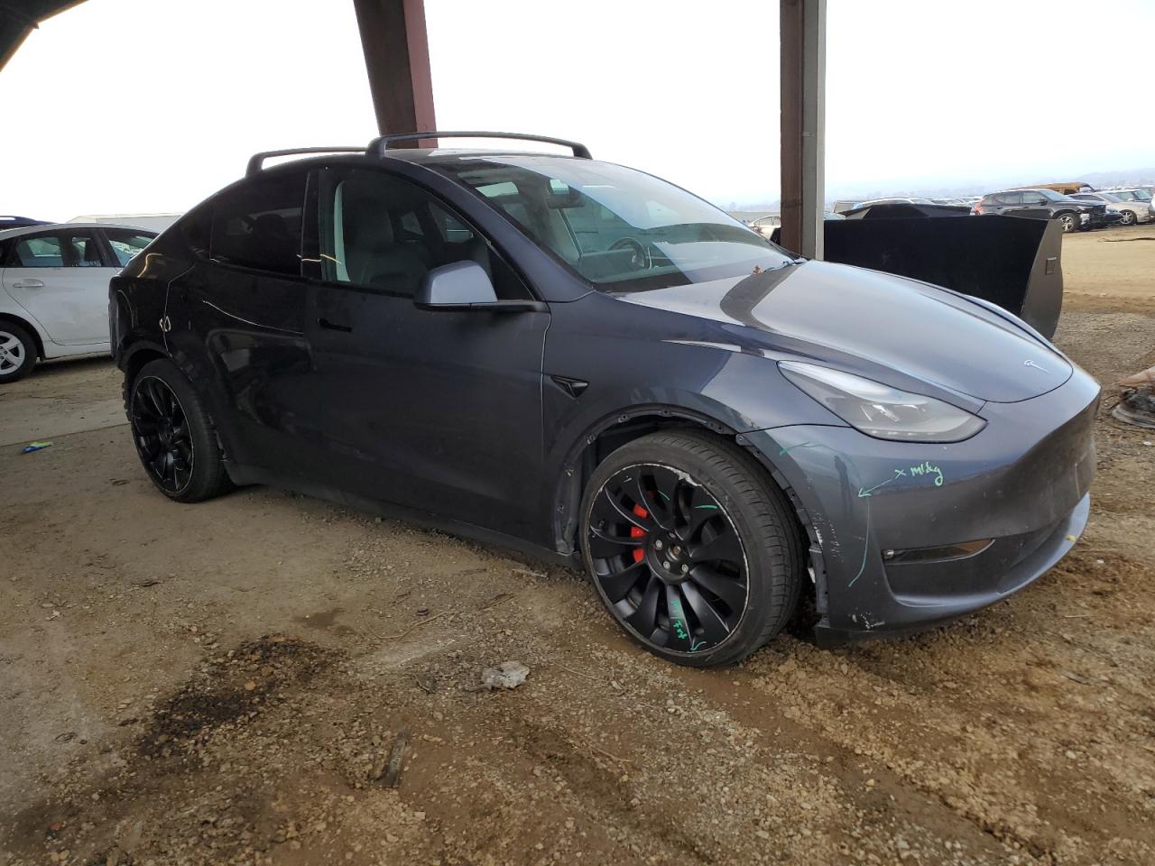 VIN 7SAYGDEF3NF543521 2022 TESLA MODEL Y no.4