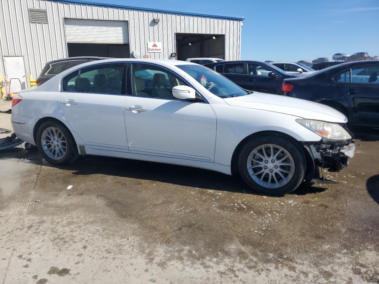 2011 Hyundai Genesis - Image 4