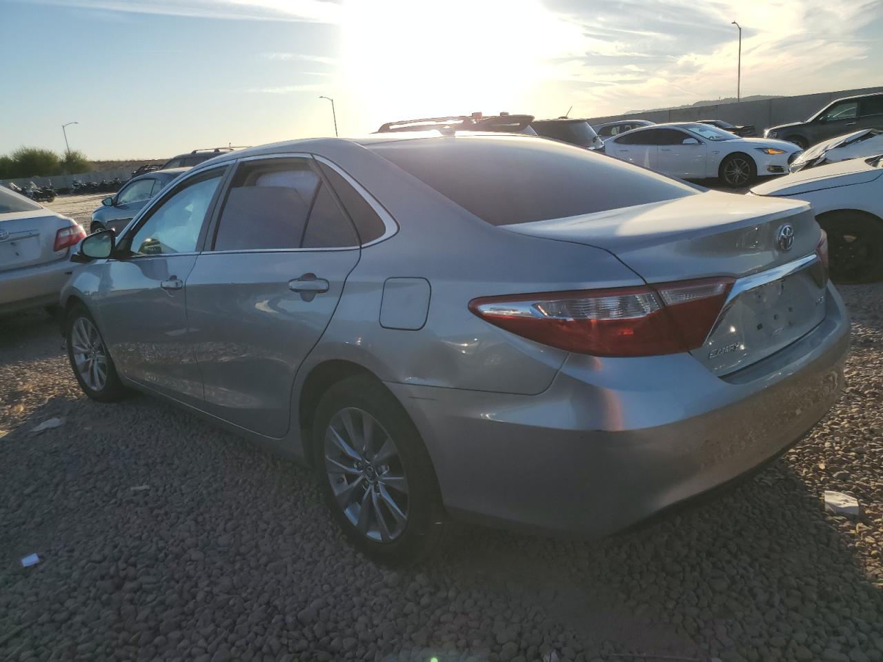 VIN 4T4BF1FK9GR529036 2016 TOYOTA CAMRY no.2