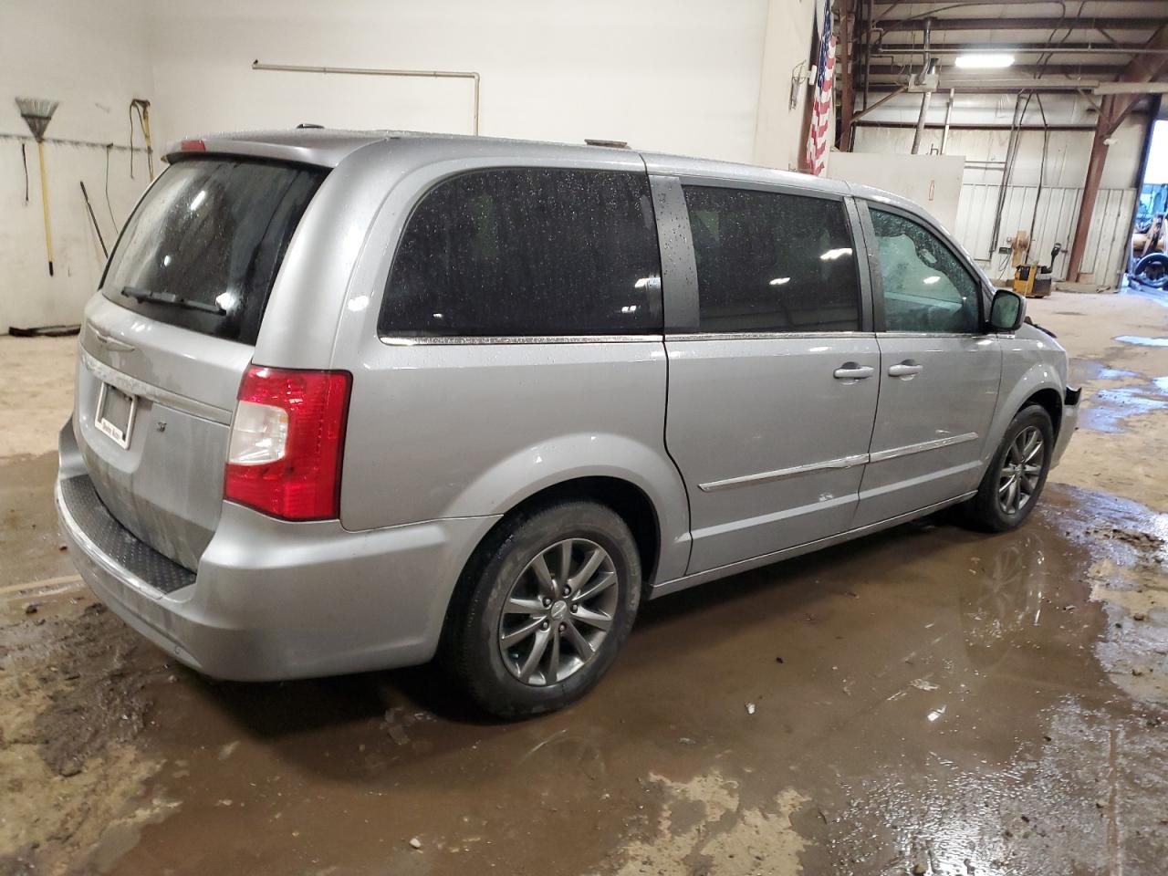 VIN 2C4RC1HG7FR720108 2015 CHRYSLER MINIVAN no.3