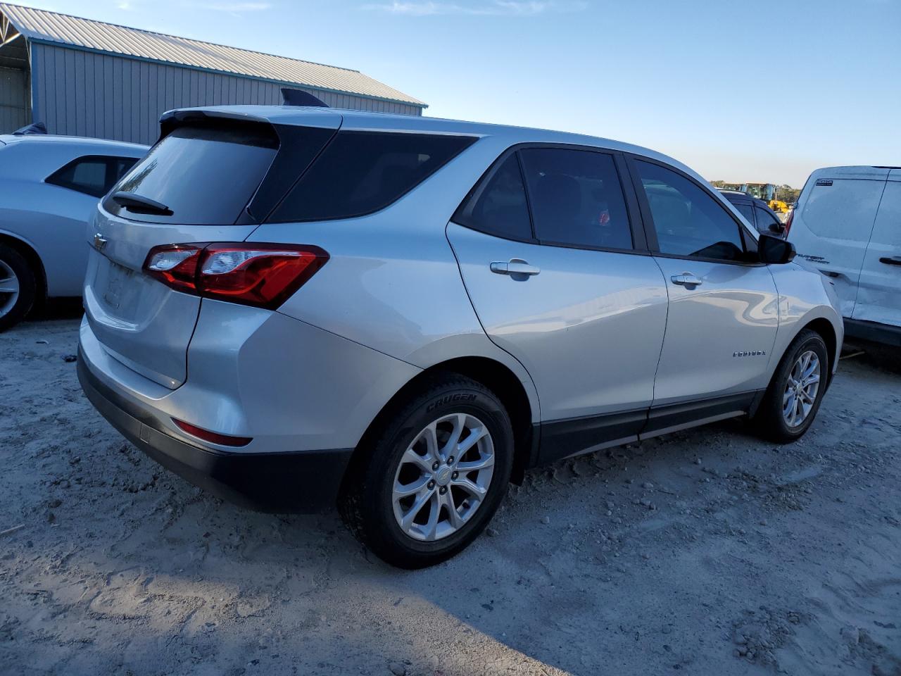 2020 Chevrolet Equinox - Image 3