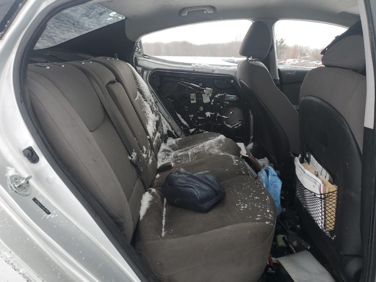 2016 Hyundai Elantra - Image 10