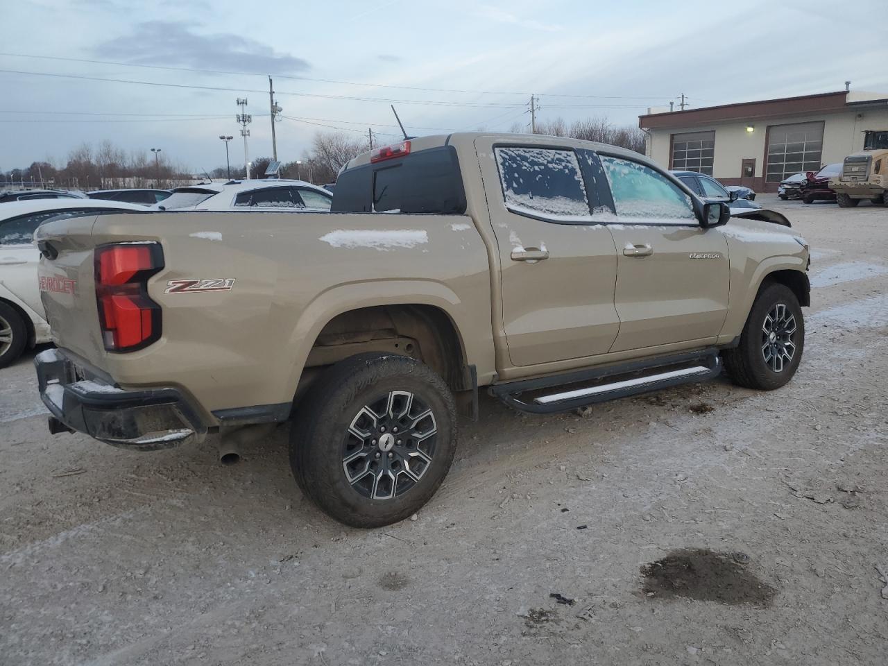 VIN 1GCPTDEK8P1124254 2023 CHEVROLET COLORADO no.3