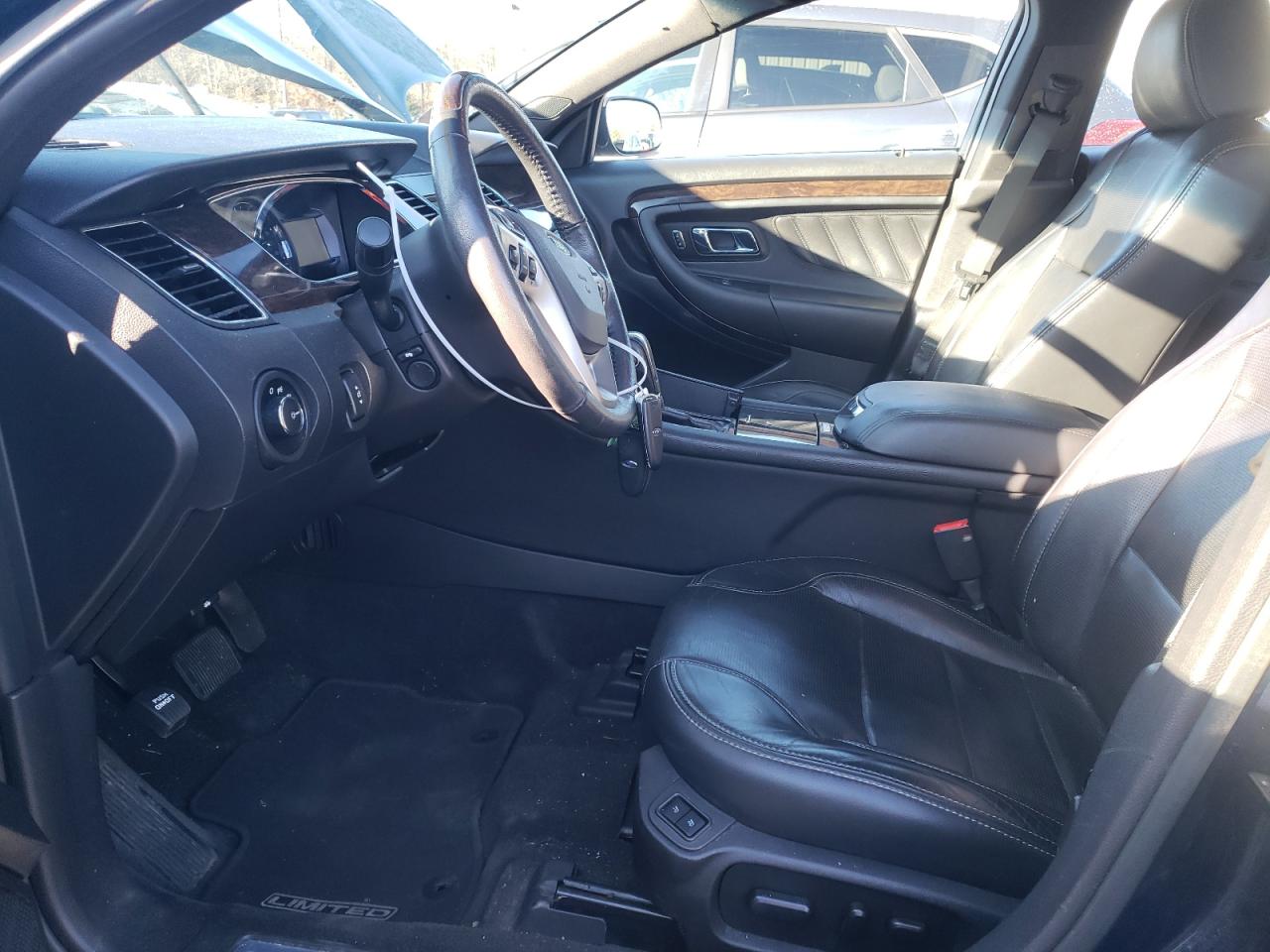 2017 Ford Taurus - Image 7