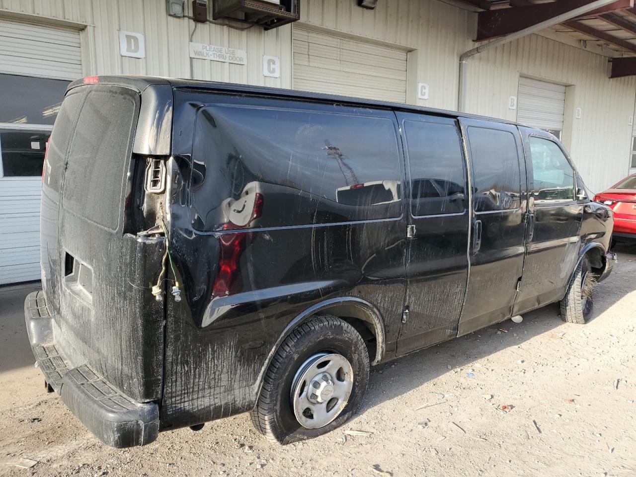 2008 Chevrolet Express - Image 3