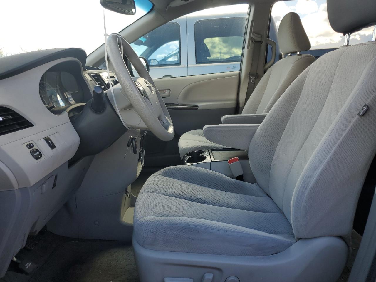 2011 Toyota Sienna Le VIN: 5TDKK3DC2BS169381 Lot: 86592064