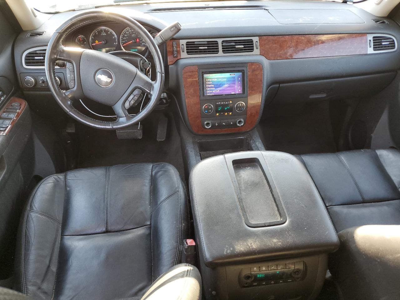 2010 Chevrolet Suburban - Image 8