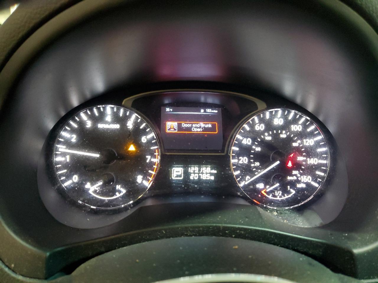 2015 Nissan Altima - Image 9