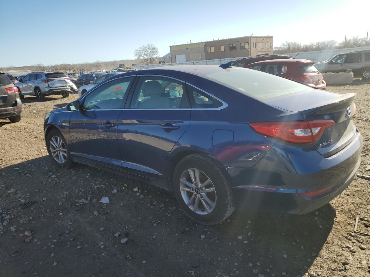 5NPE24AF8GH395987 2016 HYUNDAI SONATA - Image 2