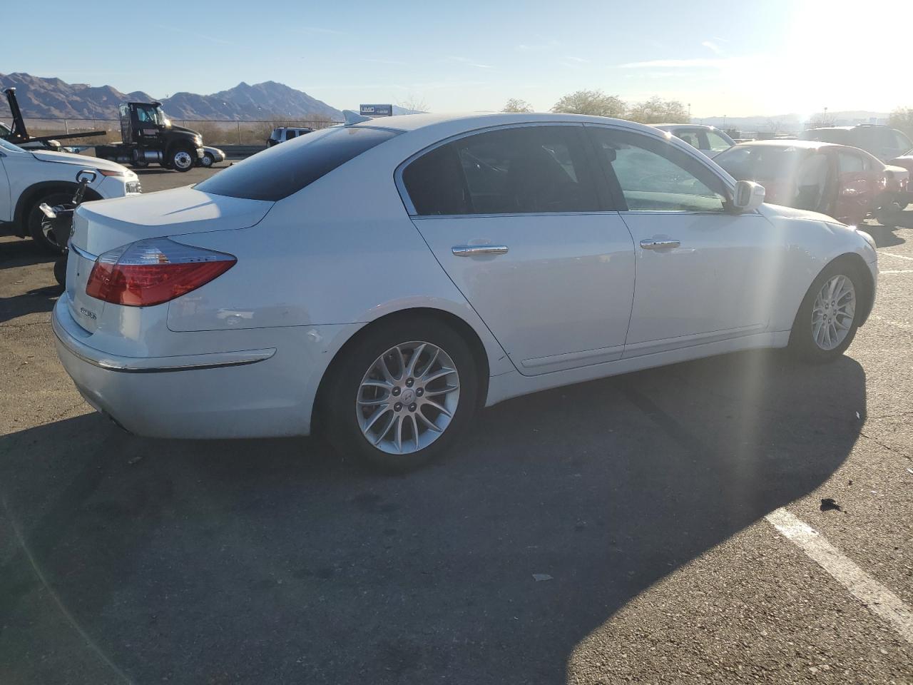 2011 Hyundai Genesis - Image 3