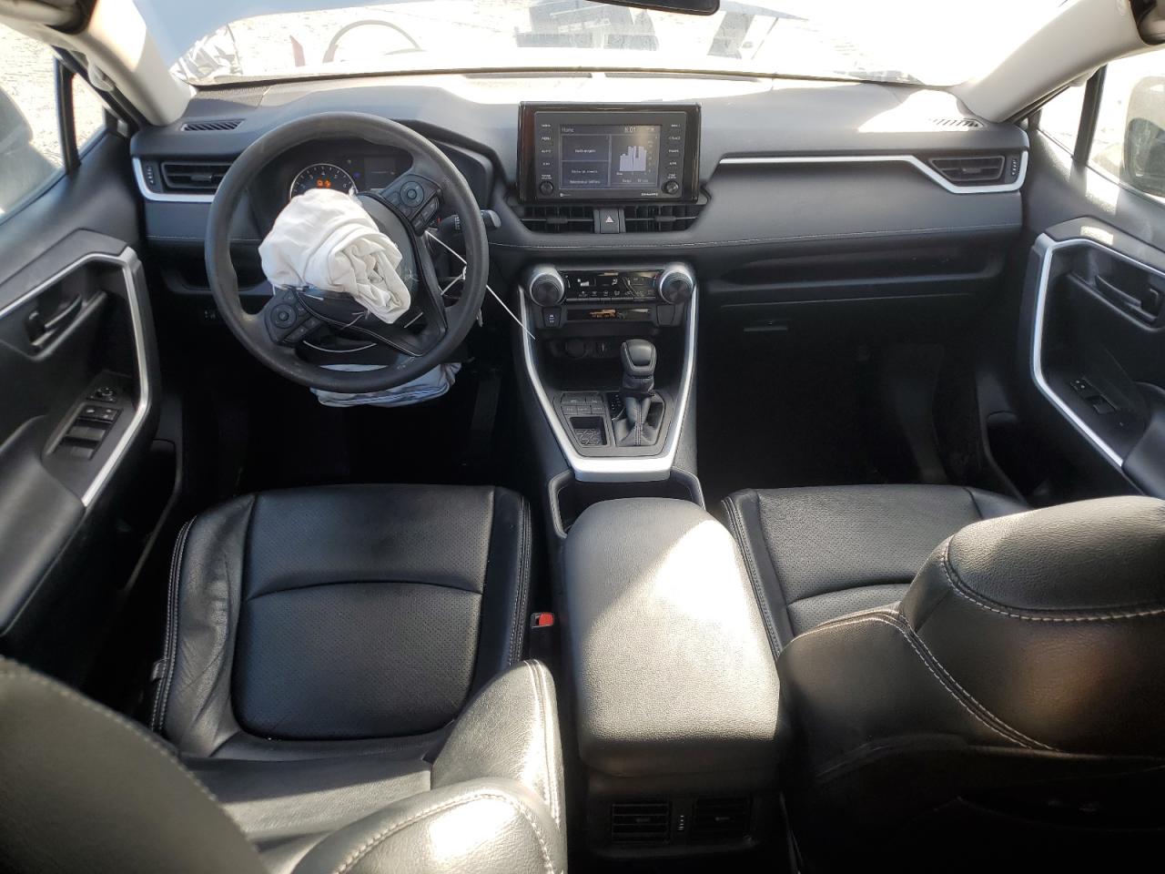 2022 Toyota RAV 4 - Image 8