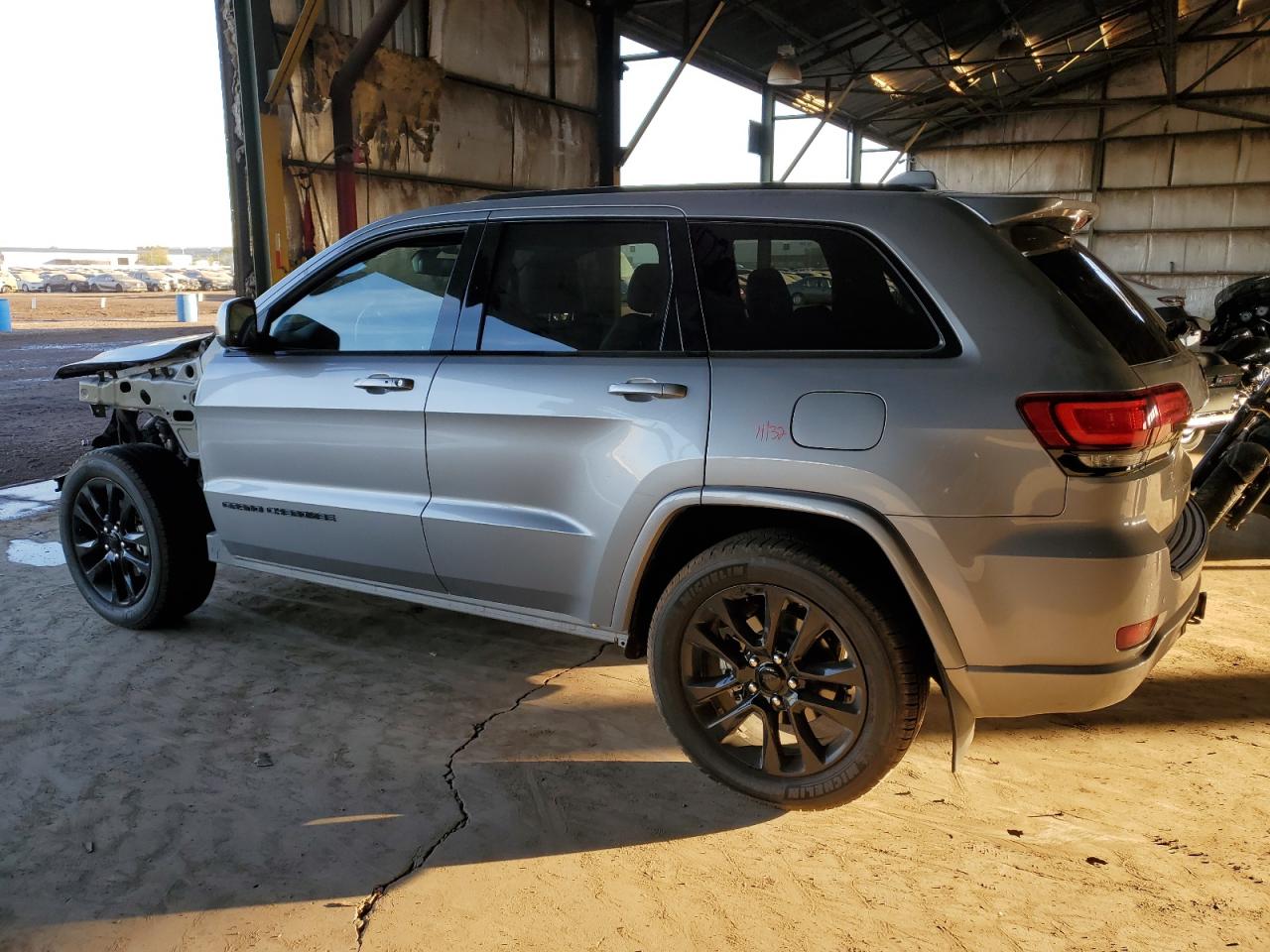 2018 Jeep Grand Cherokee - Image 2
