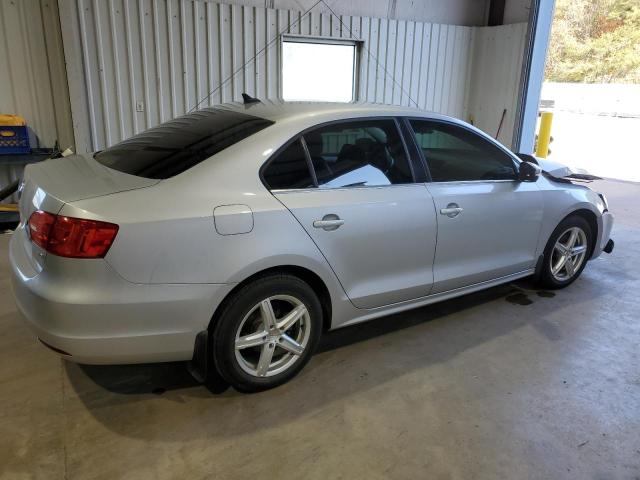 Sedans VOLKSWAGEN JETTA 2012 Silver