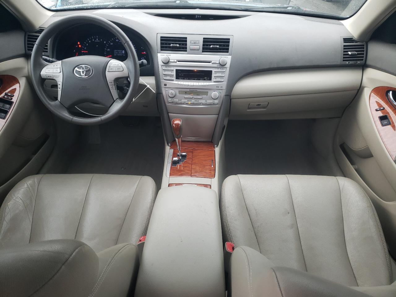 2010 Toyota Camry - Image 8