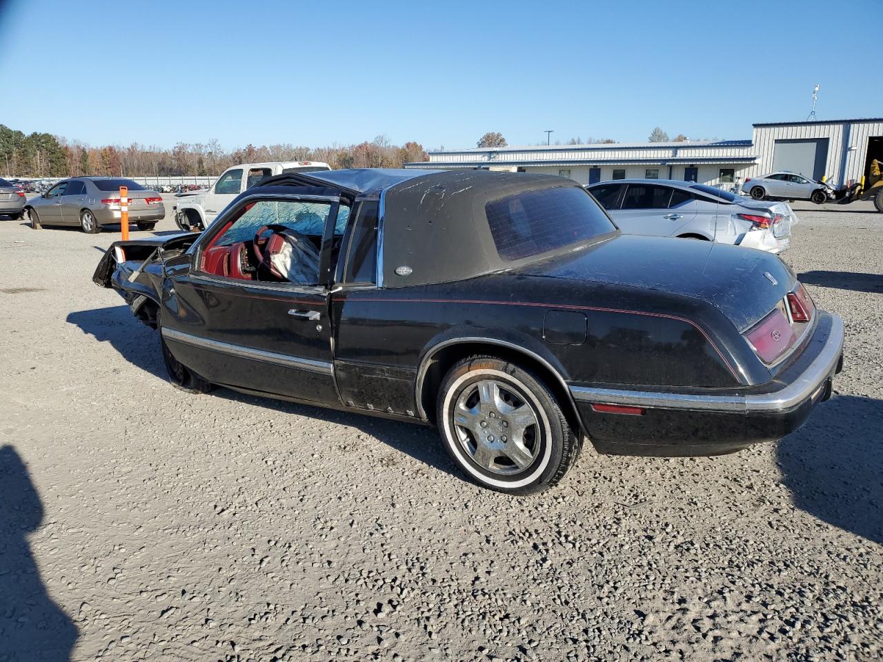 1990 Buick Riviera - Image 2